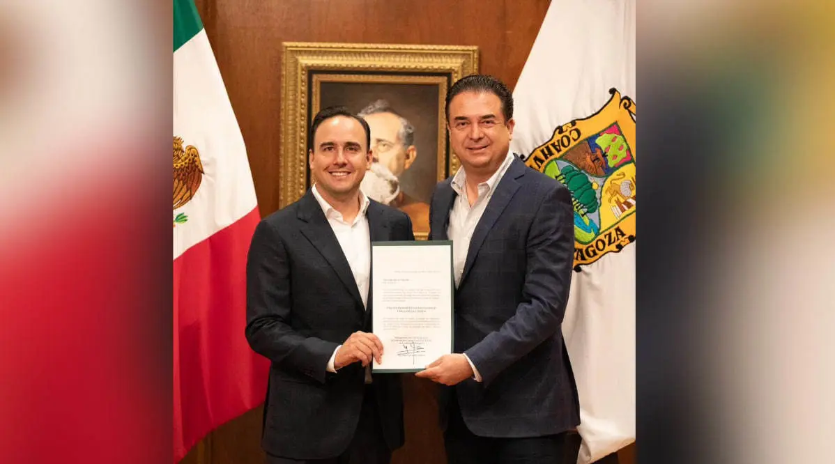 El gobernador Manolo Jiménez junto a Jaime Bueno. (Fotografía: Jaime Bueno)