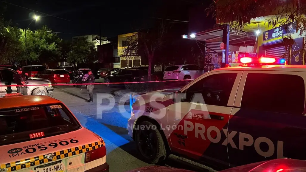 Asesinan a dos y escapan antes de que llegue la policía en Escobedo