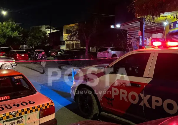 Asesinan a dos y escapan antes de que llegue la policía en Escobedo