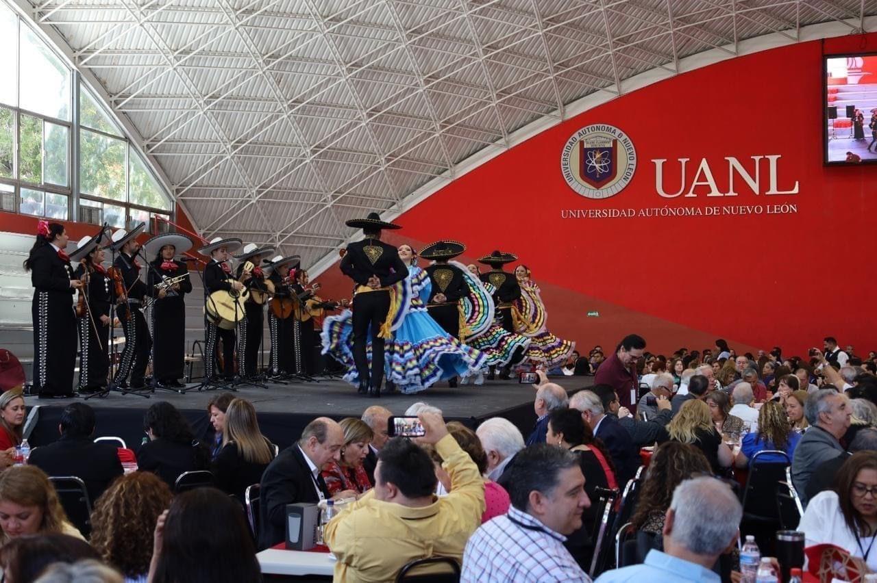 FACPYA celebra a sus egresados en su 72º aniversario con evento especial