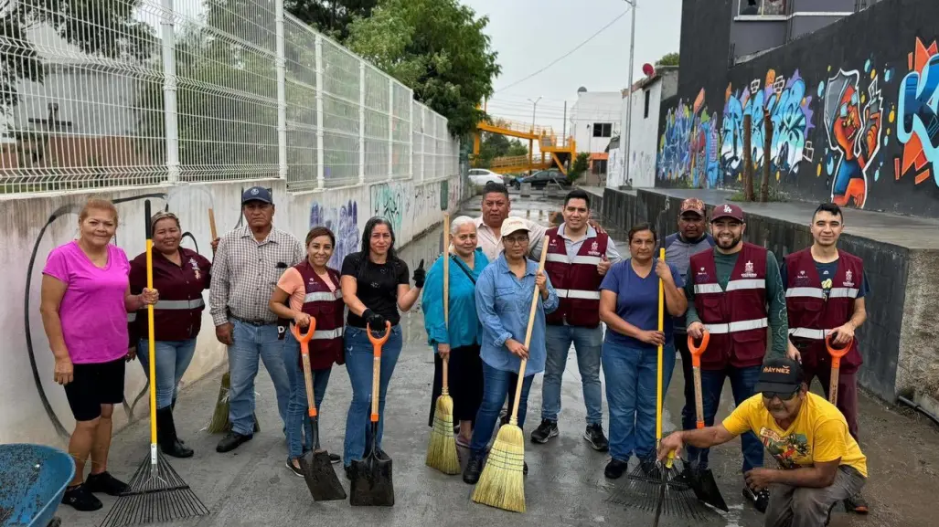 Escobedo organiza brigada de limpieza en la Colonia Monte Horeb