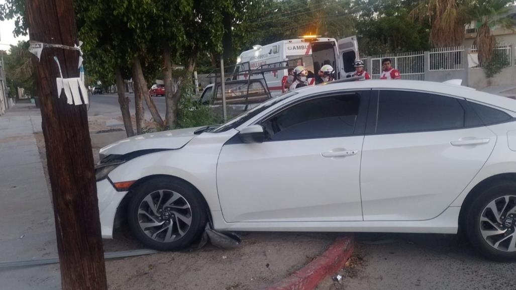 Buscan al conductor que chocó y huyó con madre e hijos en La Paz