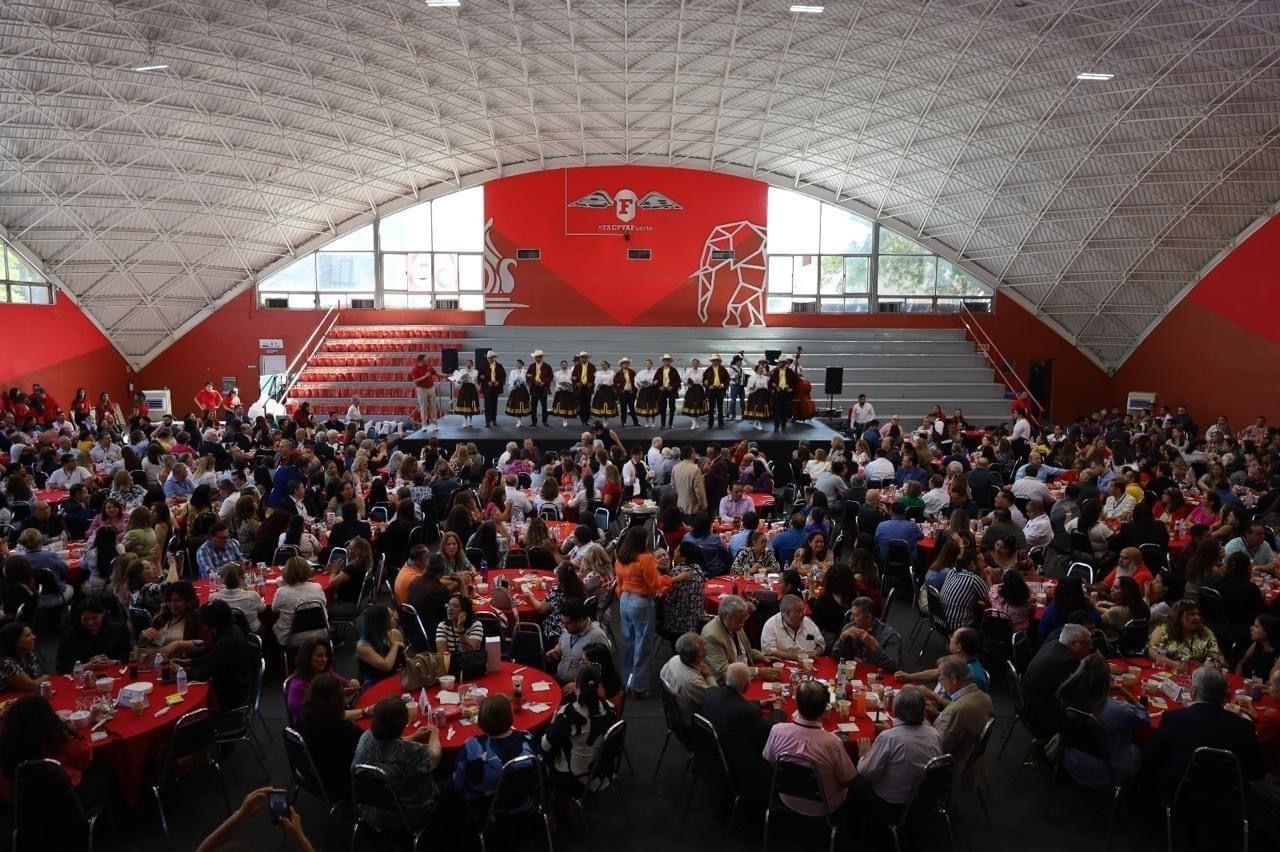 FACPYA celebra a sus egresados en su 72º aniversario con evento especial