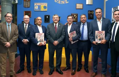 UANL presenta libro que revive la historia del futbol americano en México