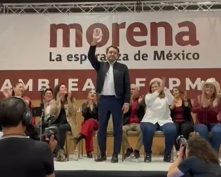 Asiste Andrés López Beltrán a Asamblea Informativa de Morena en Monterrey