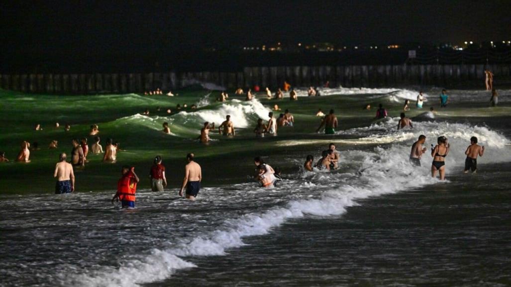 En Dubai deciden abrir las playas por la noche debido a las altas temperaturas