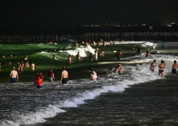 En Dubai deciden abrir las playas por la noche debido a las altas temperaturas