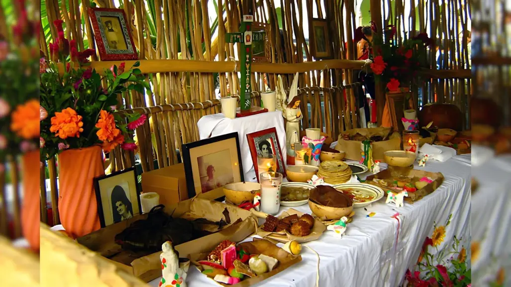 ¿Qué comida debe llevar un altar de Hanal Pixán?