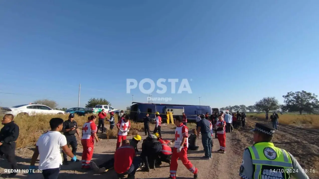 Muere mujer en volcadura de pacientes del IMSS, ocurrida en Durango