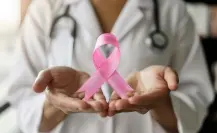 Cáncer de mama: así puedes autoexplorarte las mamas, según expertos