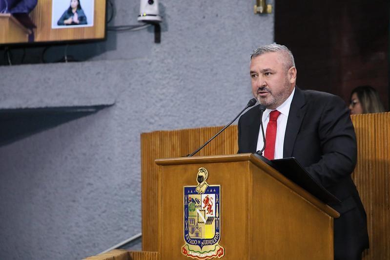 los Diputados del PRI analizarán detenidamente el informe que hoy recibieron. Foto: Armando Galicia.