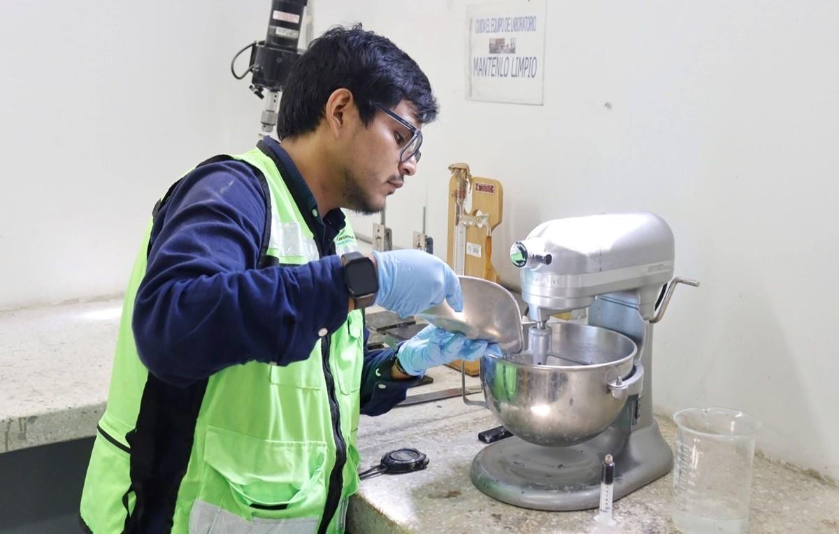Expertos se reúnen en la UANL para compartir conocimientos el ciclo del concreto