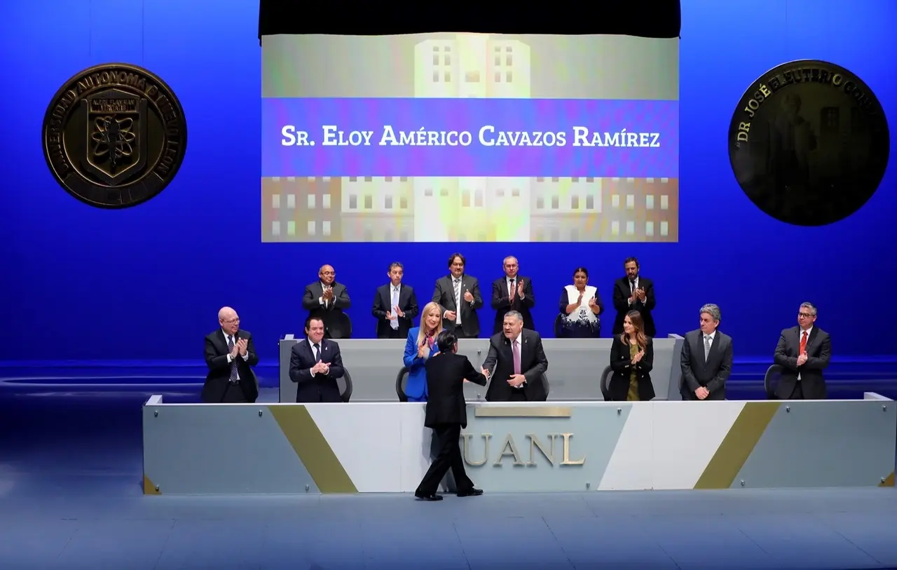 Premiación en teatro de la UANL. Foto: UANL