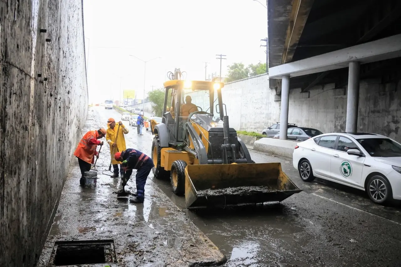 Eduardo Sánchez Quiroz, Comisario General de la Secretaría de Seguridad y Protección a la Ciudadanía de Monterrey, resalto que se mantendrán atentos ante los pronósticos de lluvias. Foto: Armando Galicia.