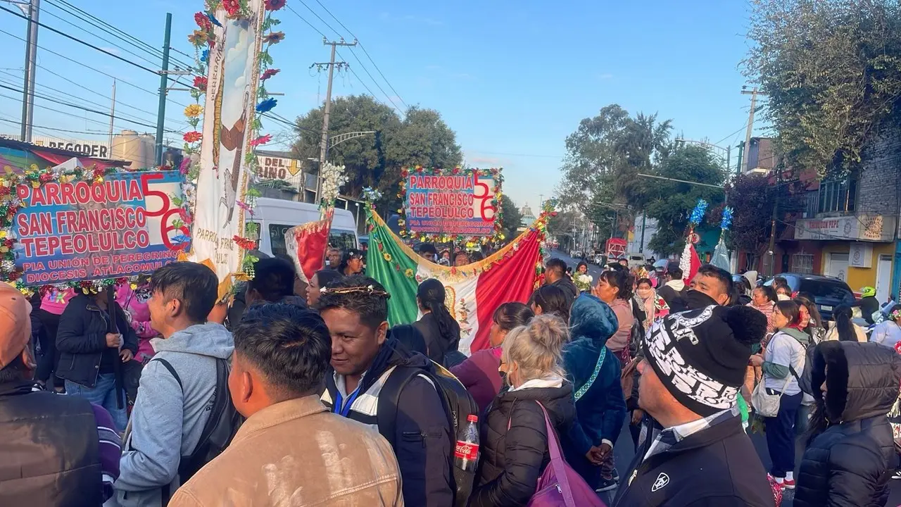 Peregrinos de Atlacomulco llegaron a la Basílica de Guadalupe. Foto: Ramón Ramírez