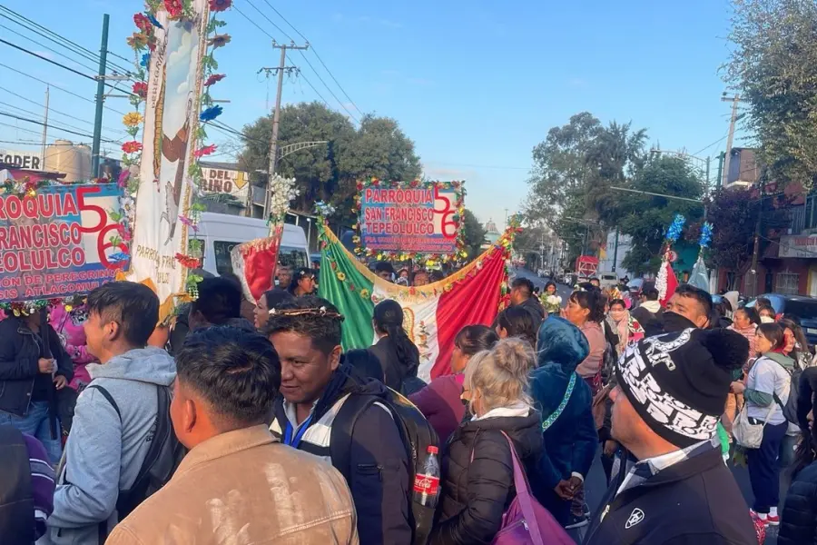 ¡Miles a la Basílica! Llega peregrinación de Atlacomulco y genera caos vial