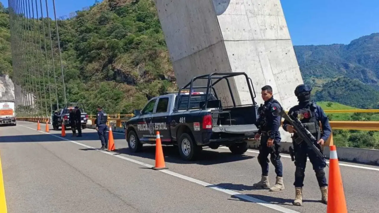 La Supercarretera a sufrido diversos bloqueos y cierres en lo que va del año 2024 y aquí en POSTA Durango te decimos en que tramos se han registrado más cierres. Foto: Facebook/ SSP Durango.