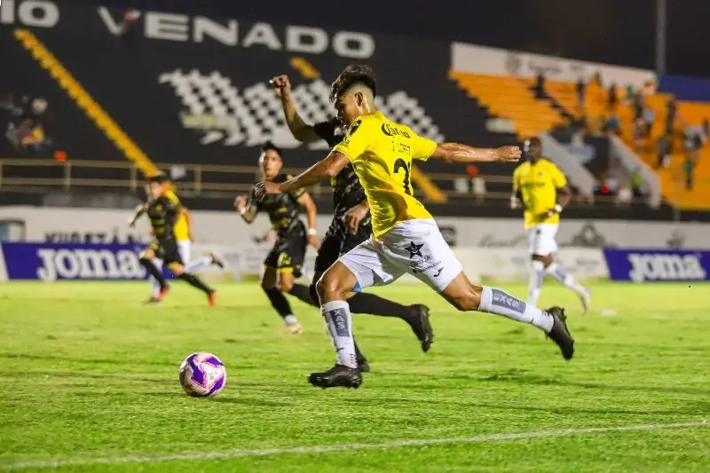 Venados de Yucatán golea a Dorados de Sinaloa y se acerca a la Liguilla