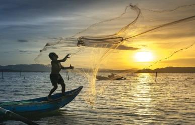 ¿Cuál es el sueldo al mes de un pescador en Yucatán?