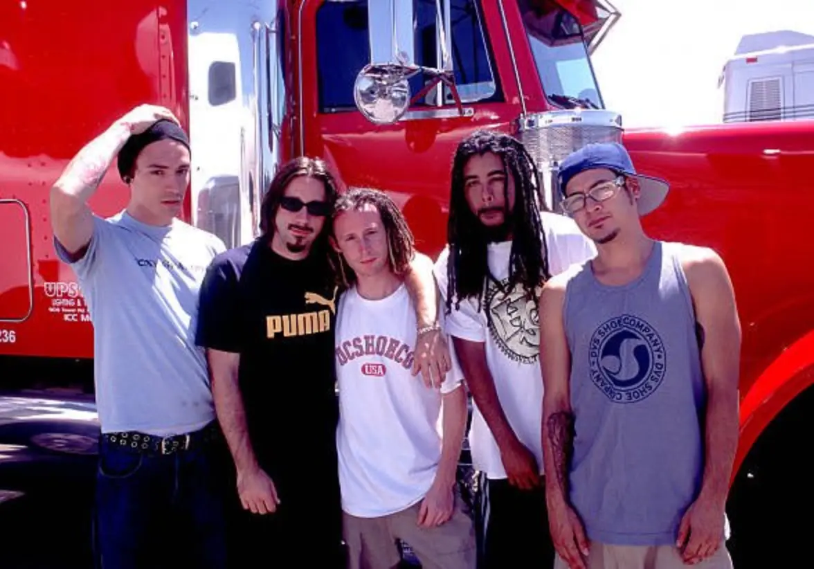 La íntima y acústica México de Incubus es un reflejo de dolor emocional y melancolía, mostrando un nuevo matiz en la carrera de la icónica banda liderada por Brandon Boyd. Foto: X @all90saltrock