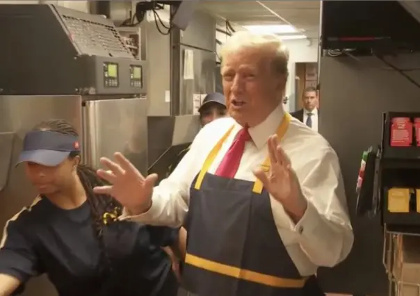 Donald Trump trabaja en McDonalds; atiende drive-thru