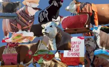 La Vaquita del Arámburo y sus outfits más icónicos