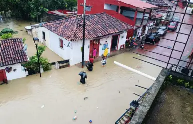 En Tabasco, fuertes lluvias provocan inundaciones y desbordo de ríos