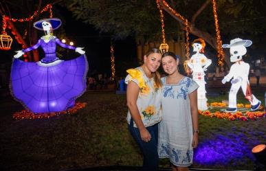 Encienden luces y estatuas gigantes en el Paque de San Juan de Mérida