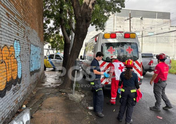 Apuñalan y balean a hombre en pleno centro de Monterrey (VIDEO)