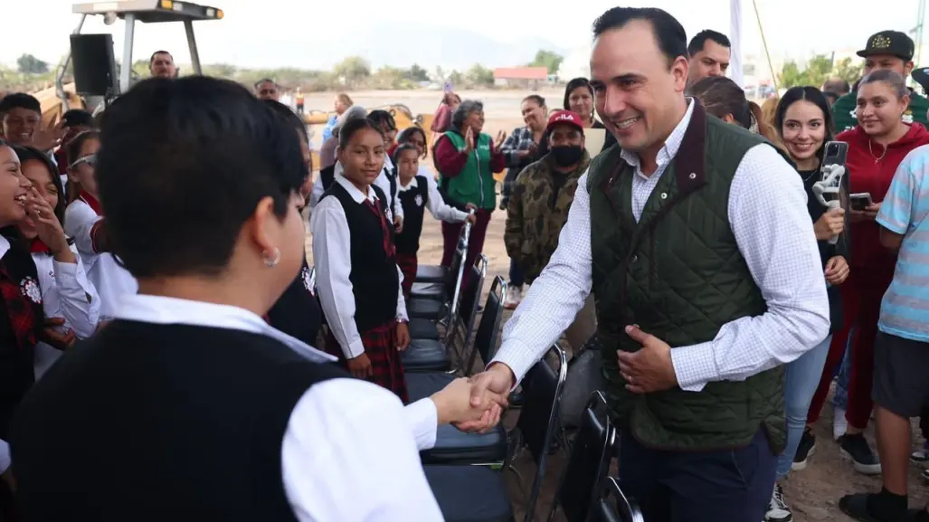 Manolo Jiménez arranca obra de secundaria en colonia Andalucía en Saltillo