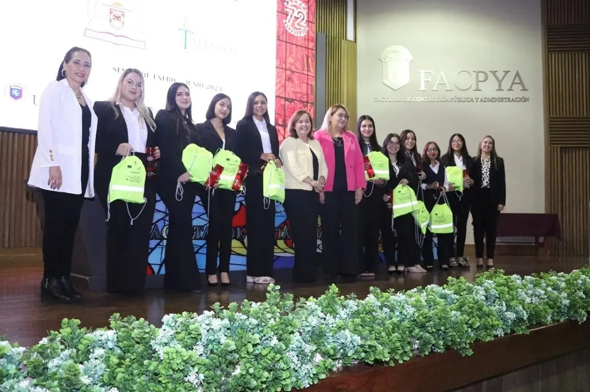 FACPYA entrega diplomas al Mérito Académico y Programa de Talentos