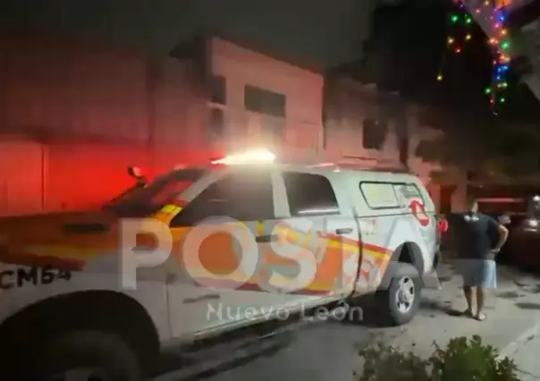 Incendio en Monterrey: evacúan a una familia tras el siniestro (VIDEO)