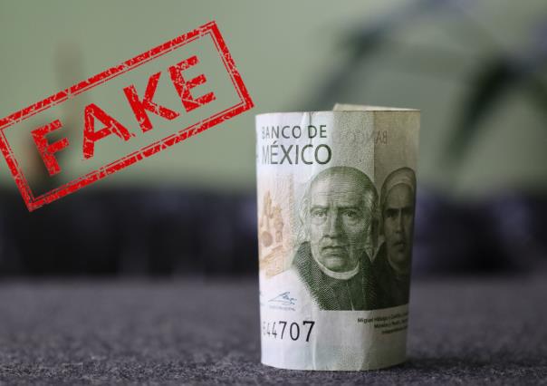 Policía es sorprendido al intentar pagar con billete falso, ¿lo detuvieron?