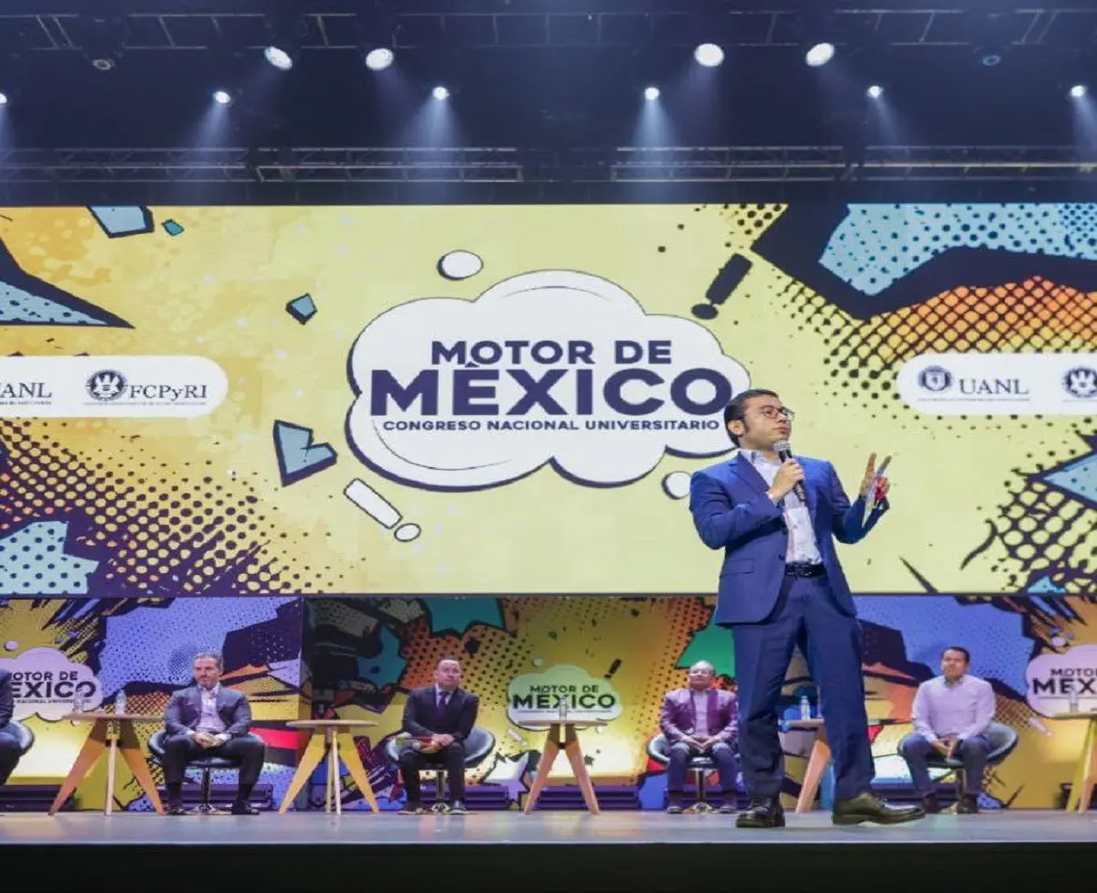 Félix Arratia participa en Congreso Nacional Universitario Motor de México