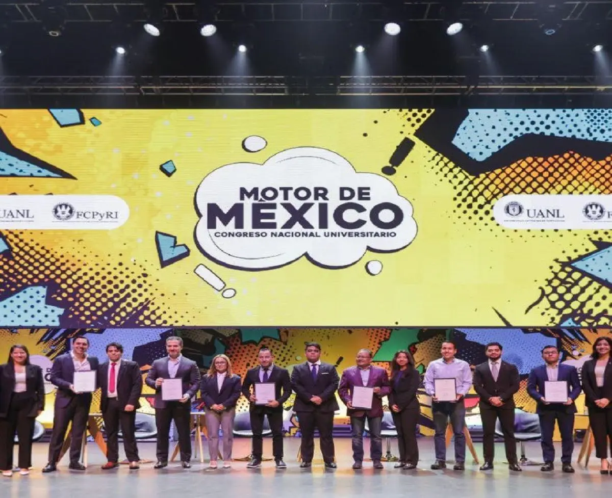 Félix Arratia participa en Congreso Nacional Universitario Motor de México