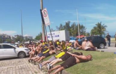 Brasil: Hinchas de Peñarol son detenidos por disturbios y quema de camiones