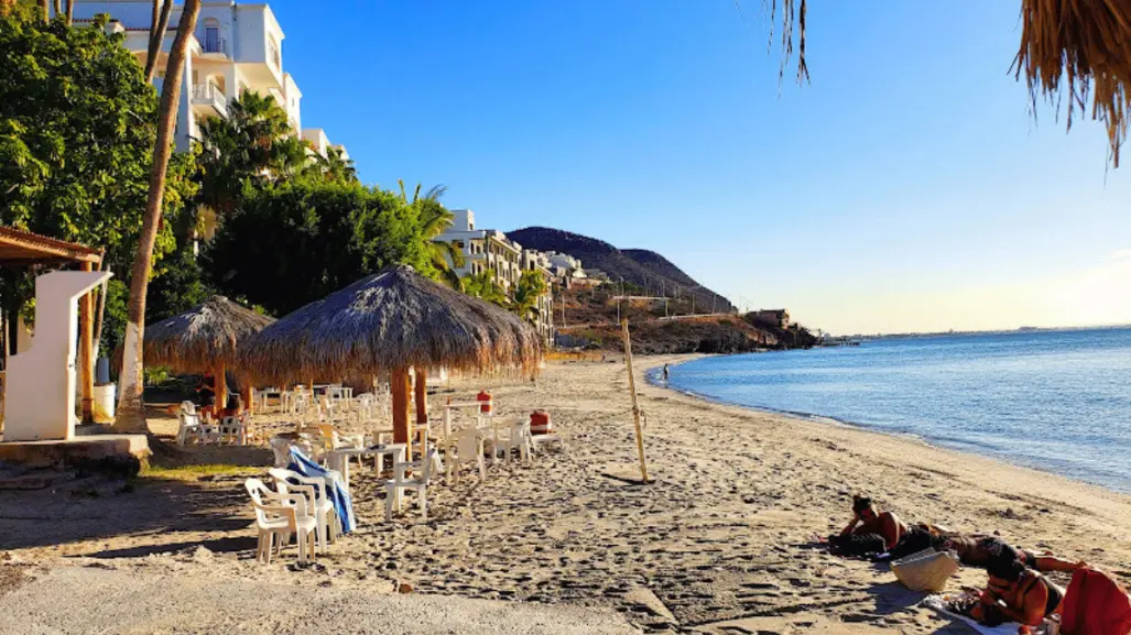 Hombre que esnorkeleaba halla cuerpo de turista en Playa La Concha