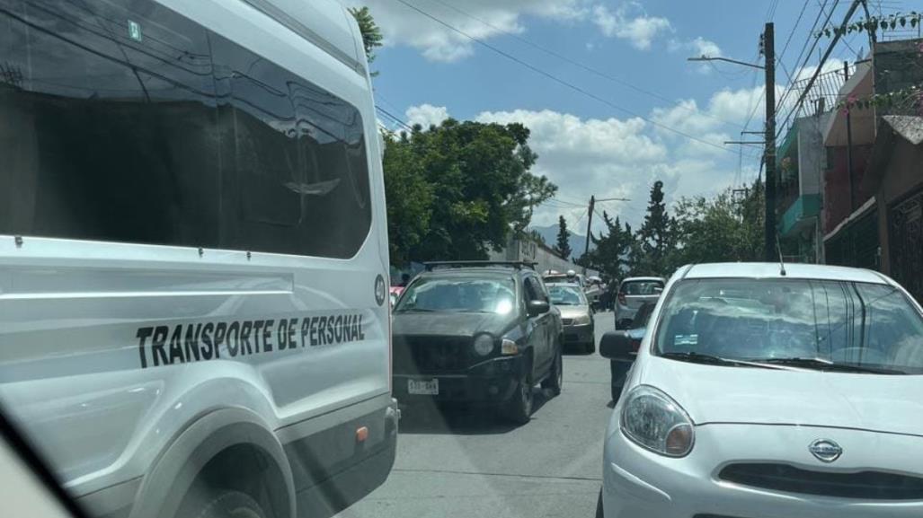 Transporte de personal sigue complicando circulación en Saltillo