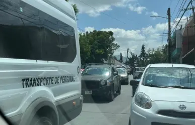 Transporte de personal sigue complicando circulación en Saltillo