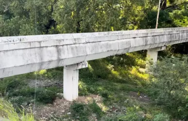 ¡Qué miedo! Puente peatonal del Río San Marcos se cae a pedazos