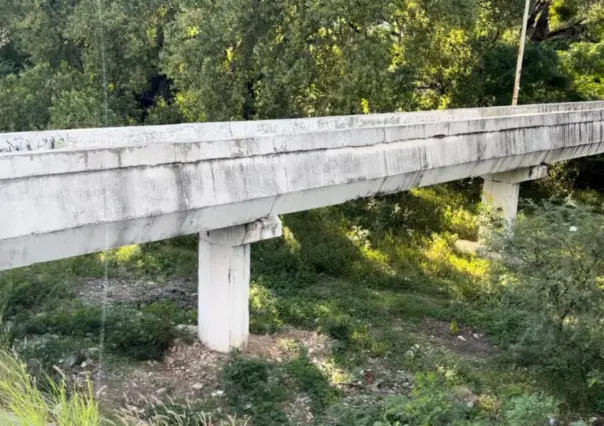 ¡Qué miedo! Puente peatonal del Río San Marcos se cae a pedazos