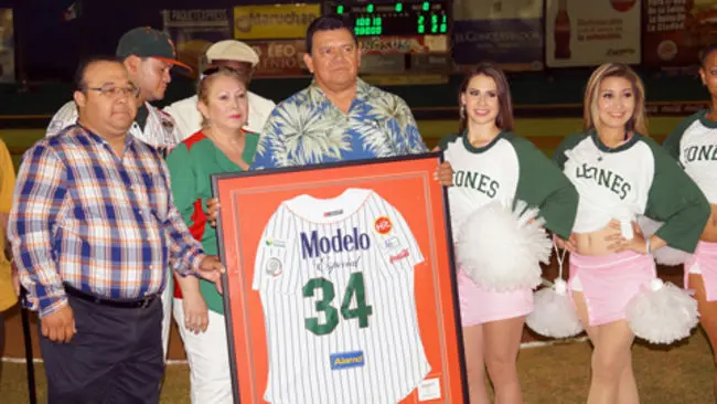 El origen de Fernando Valenzuela en los Leones de Yucatán (FOTOS)