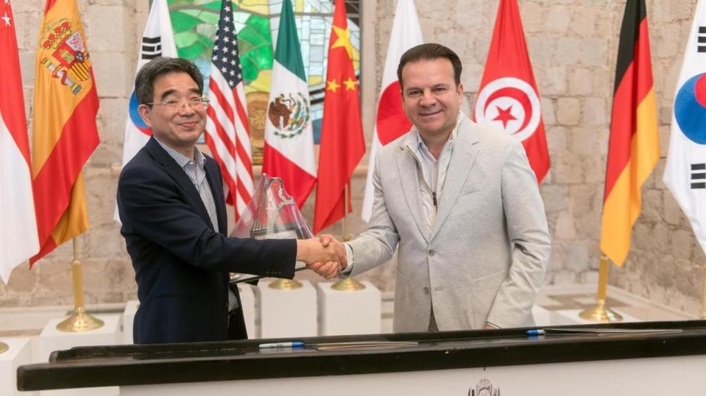 Gobernador firma acuerdo de cooperación con provincia de China