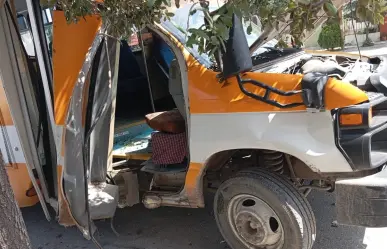 Accidente de transporte escolar en El Carmen deja a 10 menores heridos