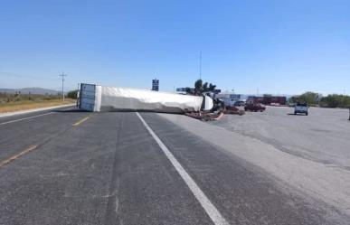 Aparatoso accidente en la carretera 57 casi mata a tráilero