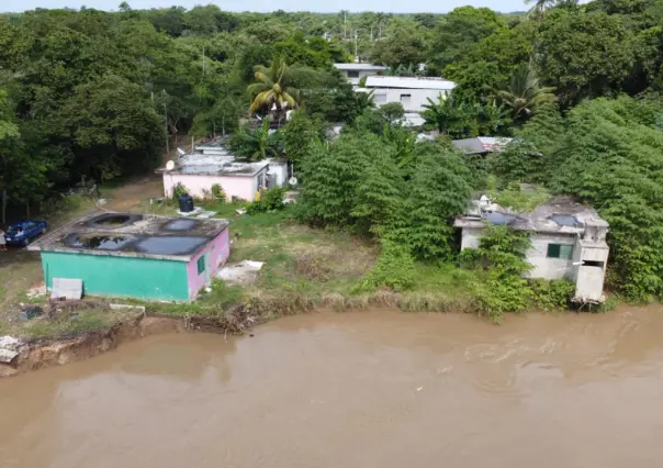 Erosión del Río de la Sierra amenaza con destruir casas en Tabasco