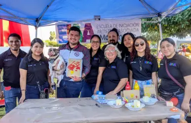 Alberto Granados asiste con sus mascotas al 5 aniversario de Patita de perro