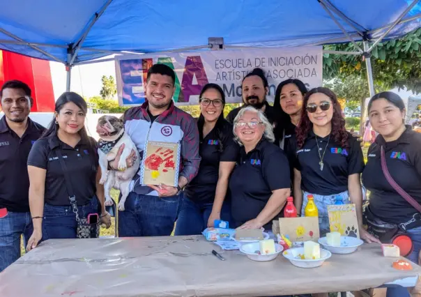 Alberto Granados asiste con sus mascotas al 5 aniversario de Patita de perro