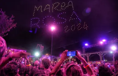 Cáncer de mama: Rompen récord de recaudación con la carrera Marea Rosa Glow 5K