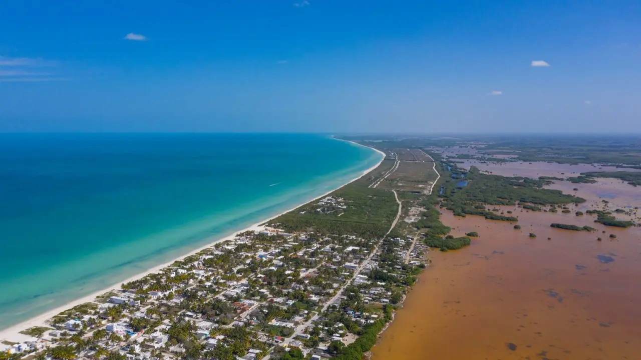 Las blancas costas de este puerto son uno de sus principales atractivos Foto: Yucatán Turismo